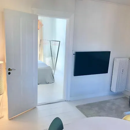 Great 1-br In Great Location - 60 オールフス